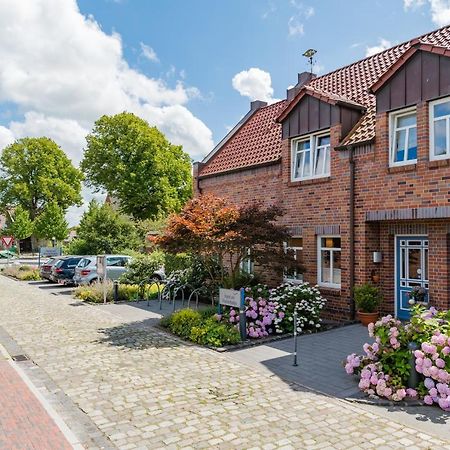 Hotel Am Fischerhafen Ditzum Exteriör bild