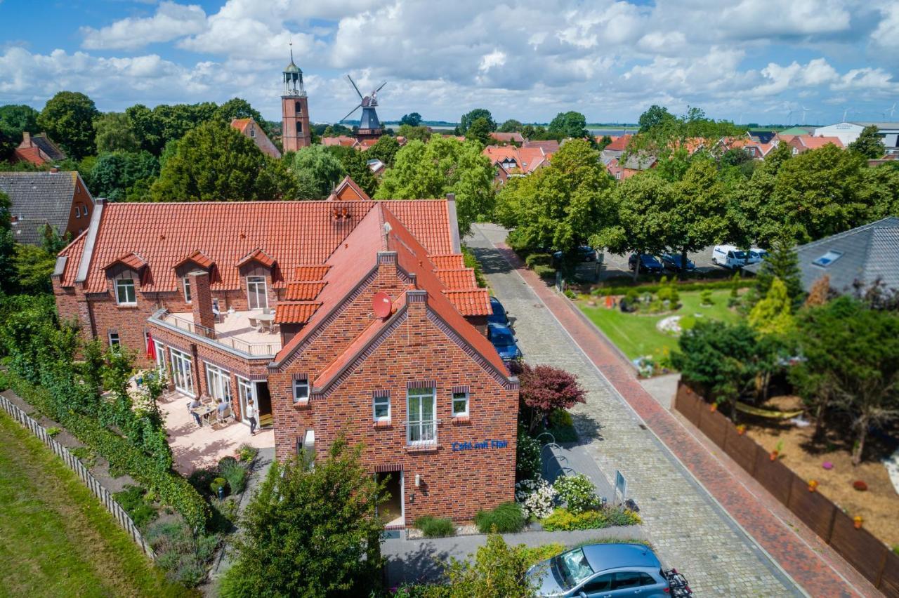 Hotel Am Fischerhafen Ditzum Exteriör bild